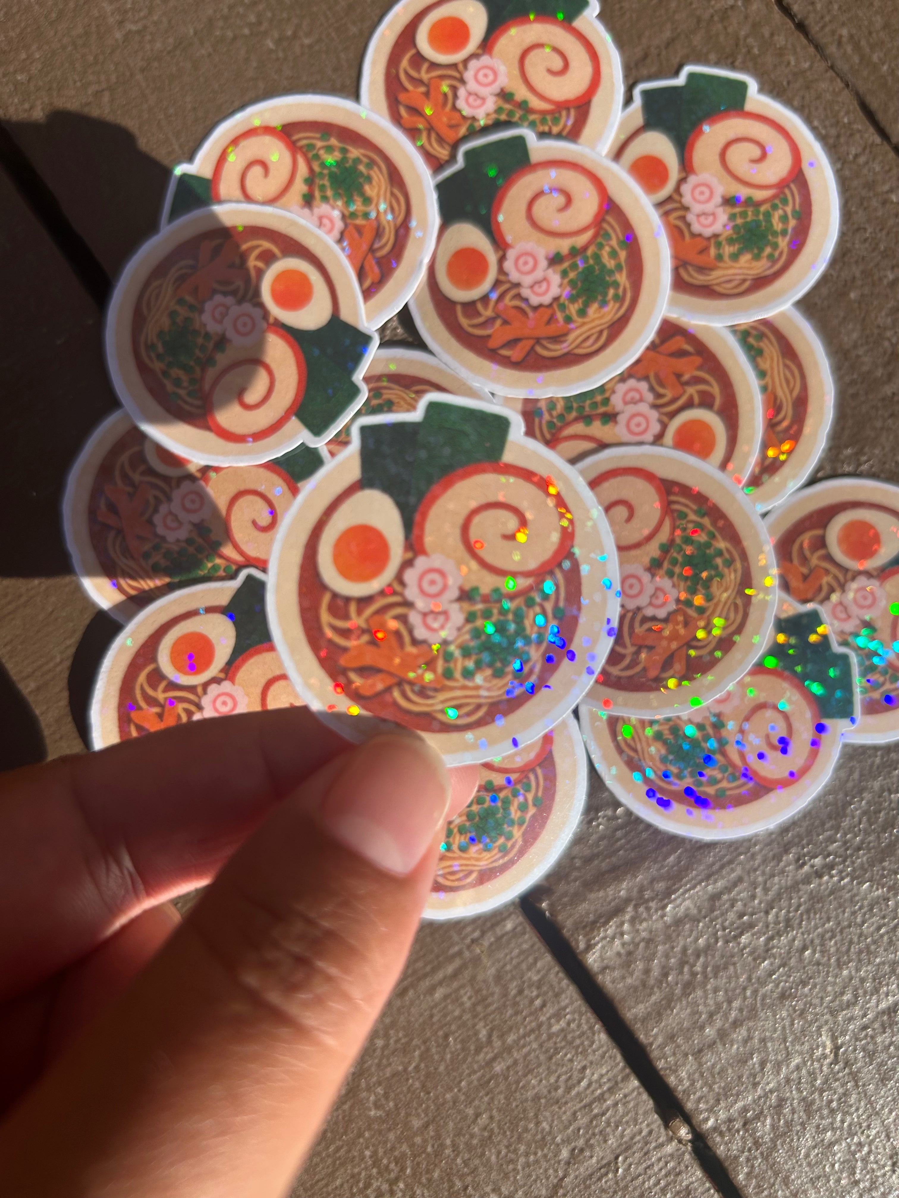 🍜 Sticker ramen – fini holographique ✨
