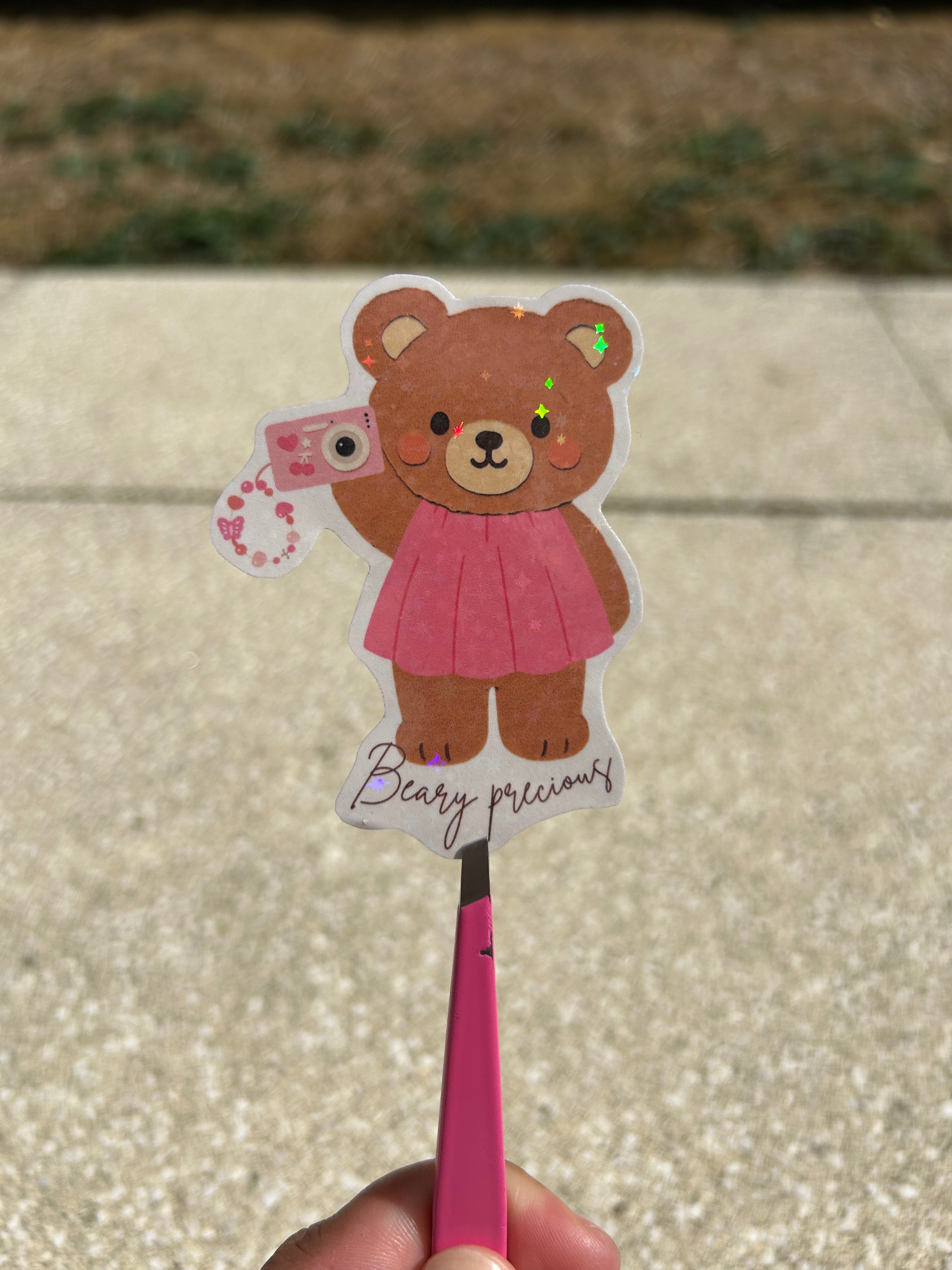 🧸Beary Precious Sticker – finition holographique ✨