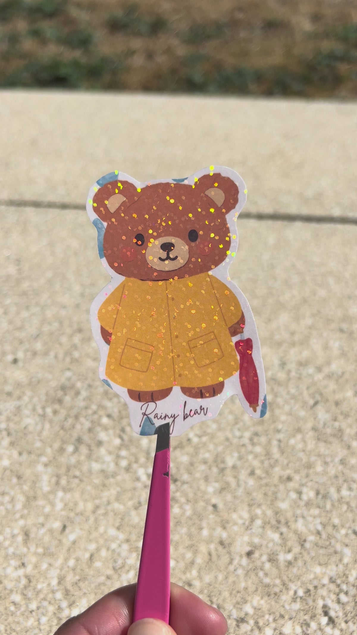 ☔️ Rainy Bear – finition holographique ✨