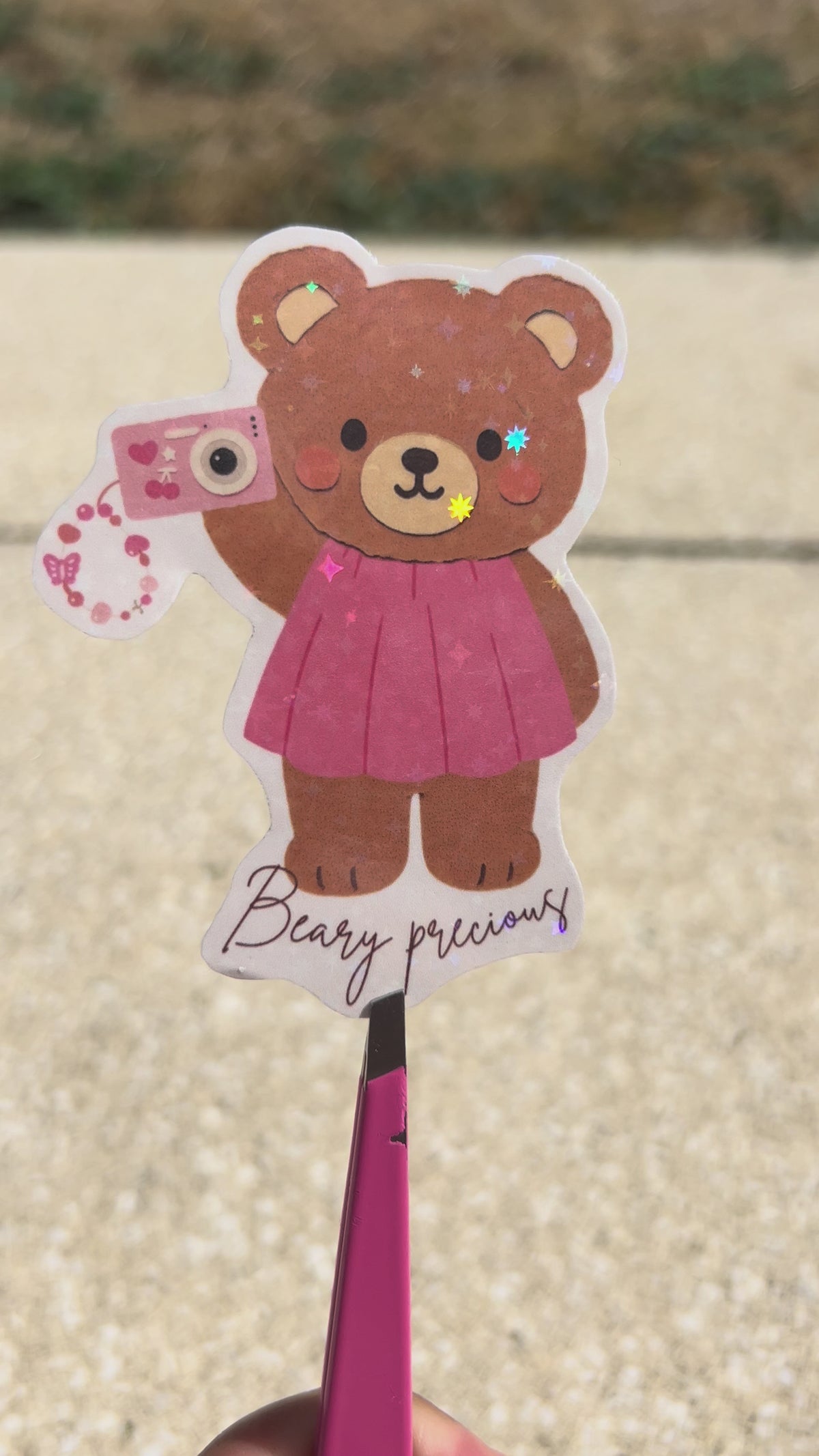 🧸Beary Precious Sticker – finition holographique ✨
